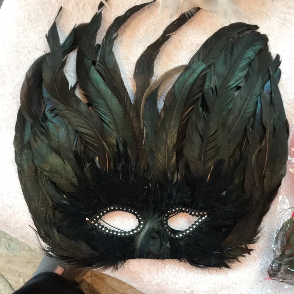 Mardi Gras Masks & Boas Bundle